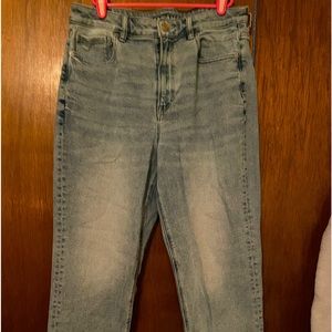American eagle size 10 short mom jeans